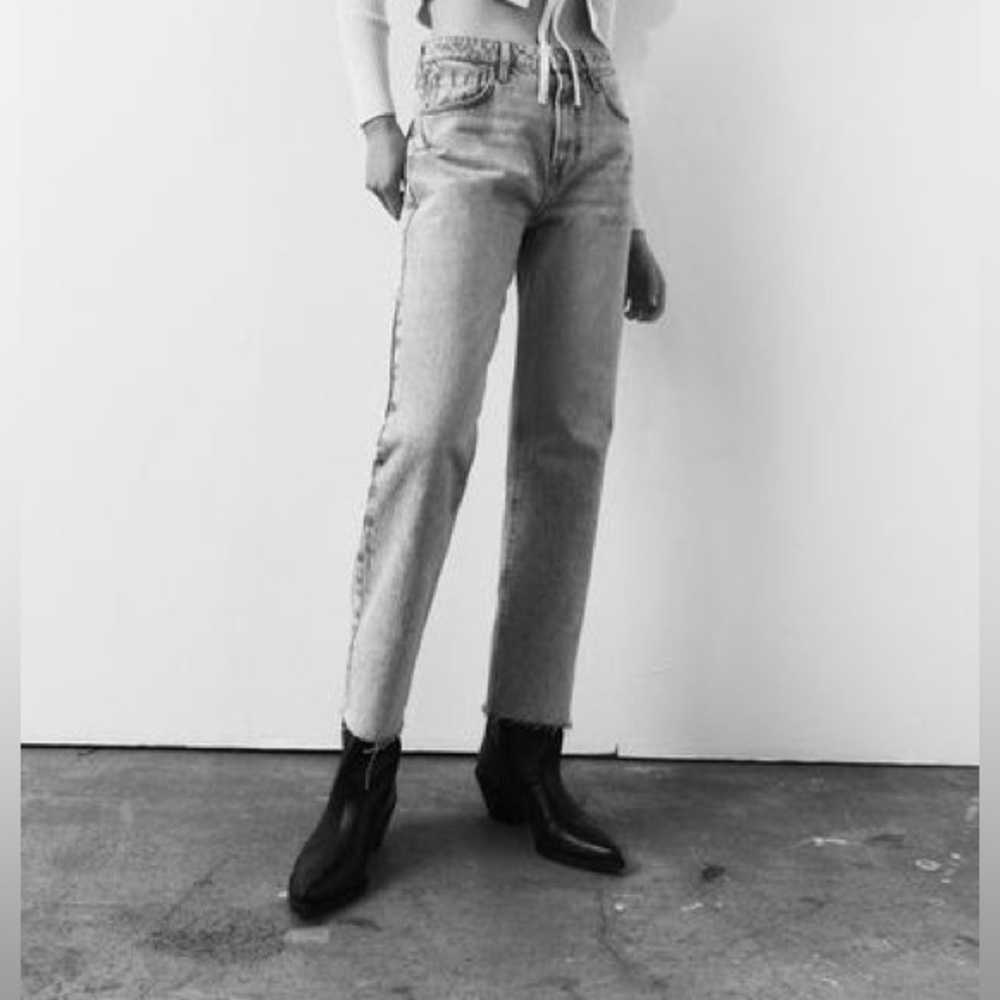 Zara Classic High-Rise Straight Leg Jeans - Light Wash